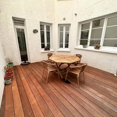 Grand Palais Centre *