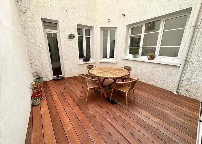 Grand Palais Centre *