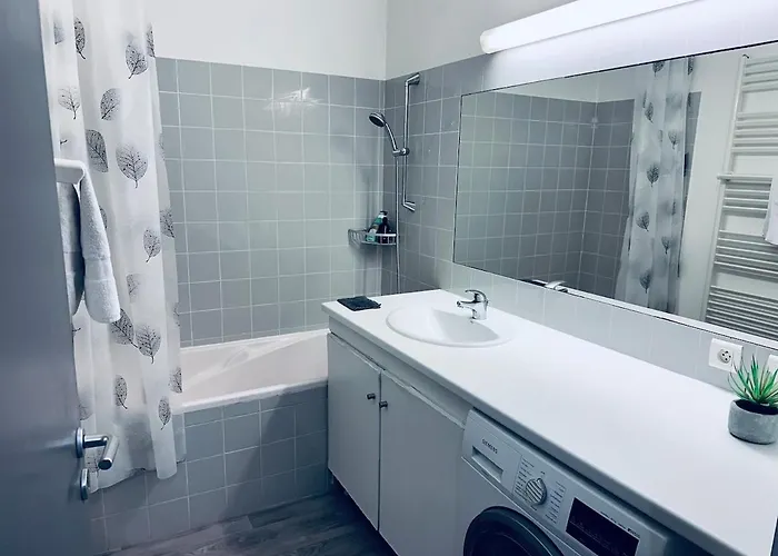 Lejlighed Grand Palais Centre *