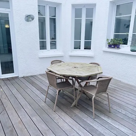 Grand Palais Centre *